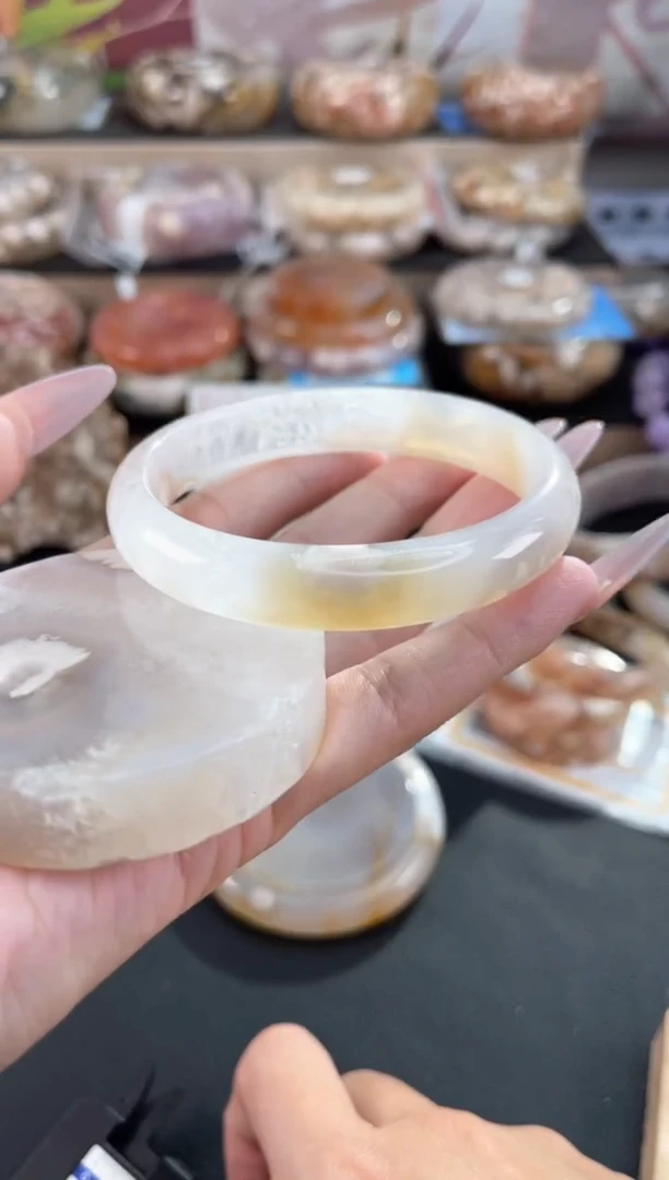 未镶嵌手镯石英质玉61