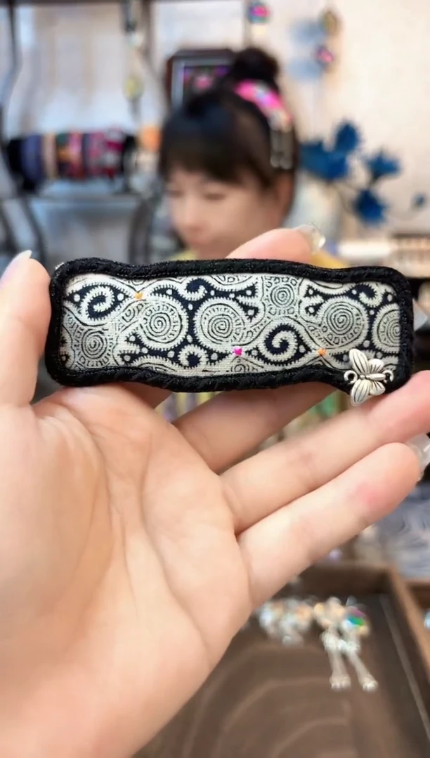 织绣彩云南阁非遗老绣009