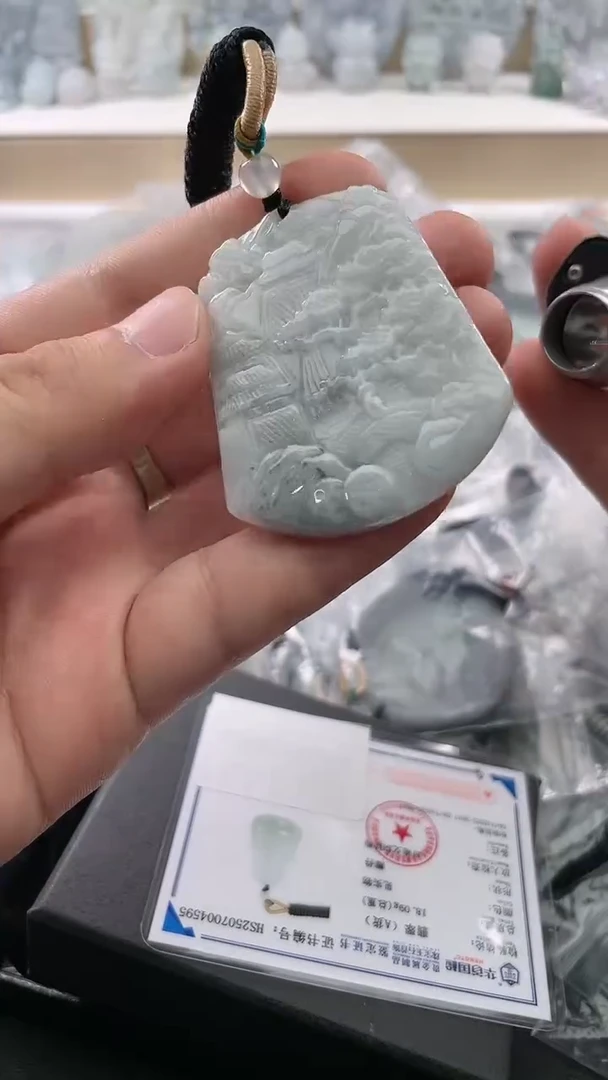 翡翠未镶嵌颈饰..../7/17/ 47