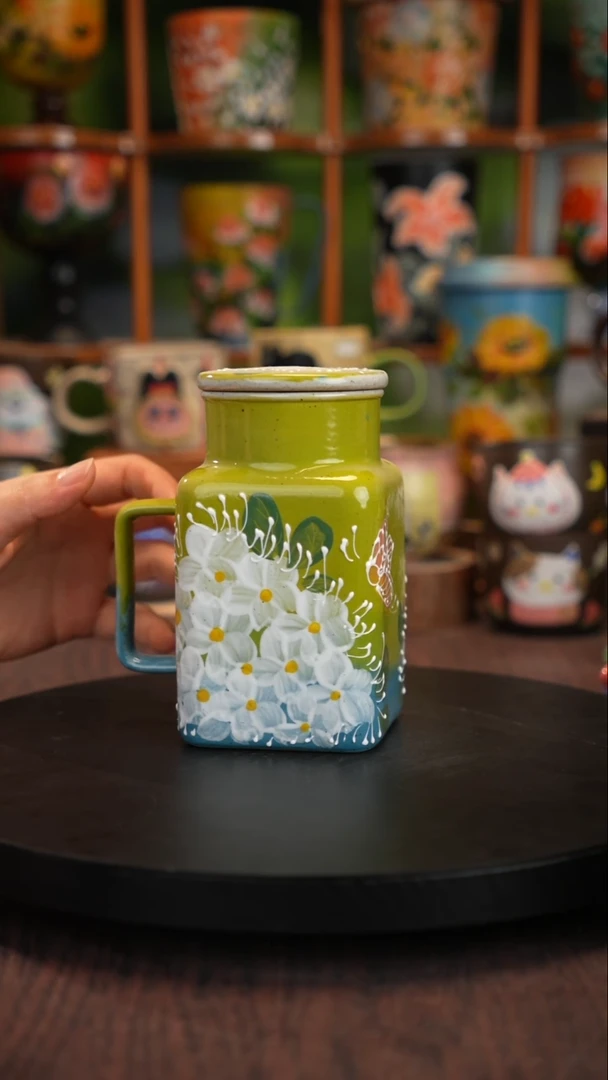 釉下手绘陶瓷杯子