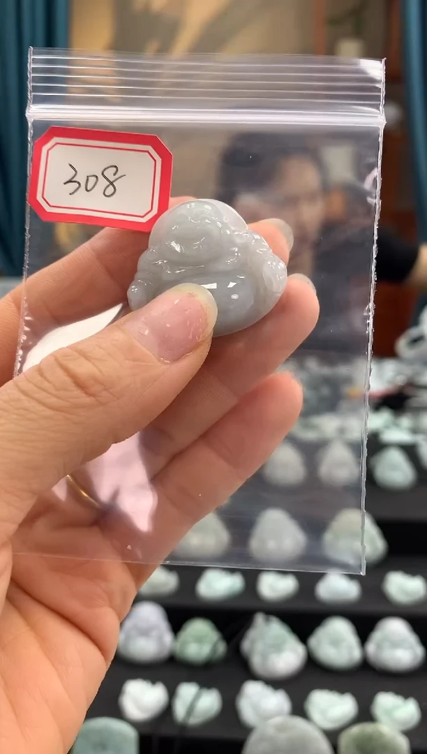 翡翠未镶嵌颈饰佛公308