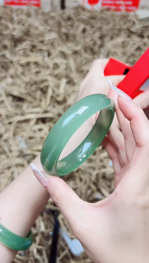 未镶嵌手镯石英质玉0051--圈口60