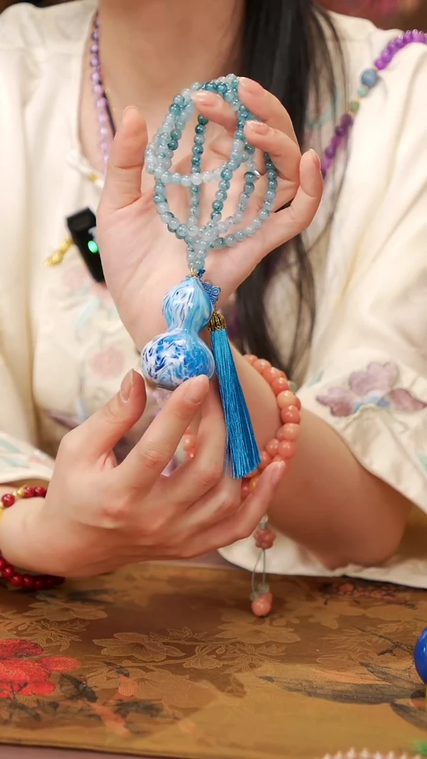 329天琦閤漆艺小葫芦挂件