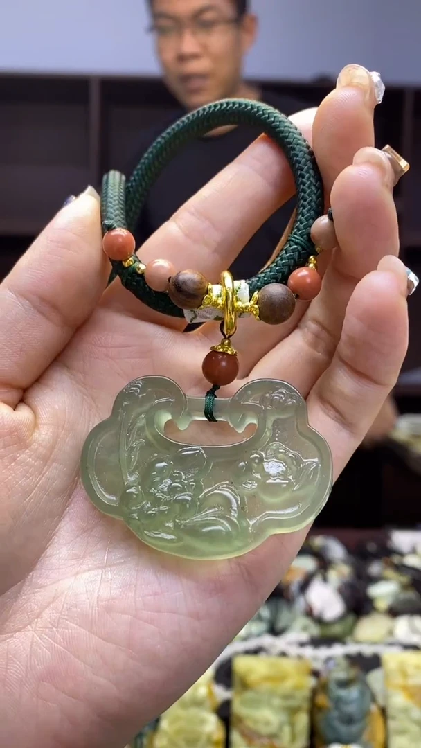 未镶嵌岫玉挂件