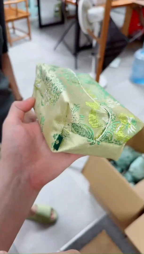 禾器金标纸巾包花绿