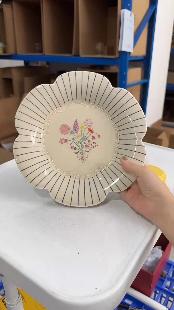 瓷片欧式9寸六花瓣盘