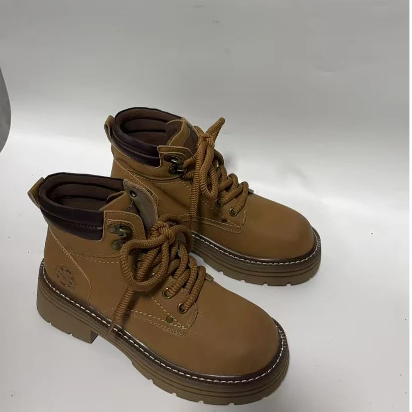 2461 纯色保暖擦色皮防水台马丁靴时尚时装靴百搭