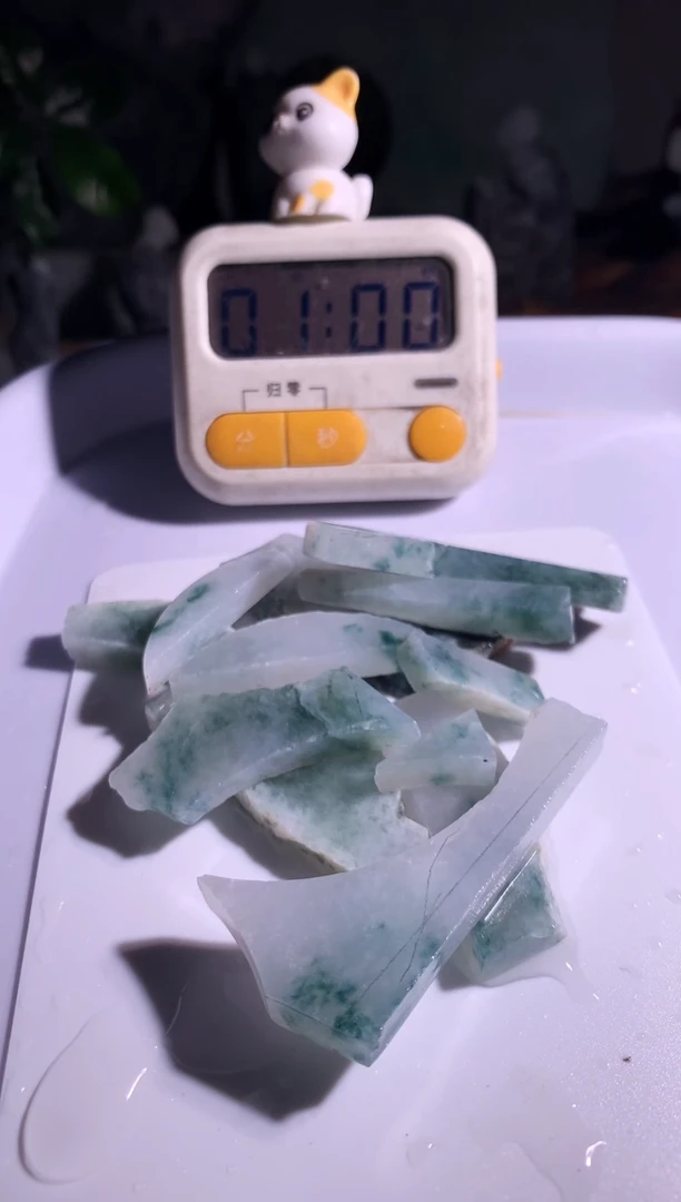 吊坠(不含链)未镶嵌翡翠君*问R65