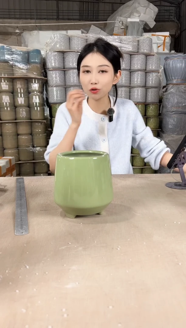 【闪购商品】陶瓷高脚绿花釉13x15
