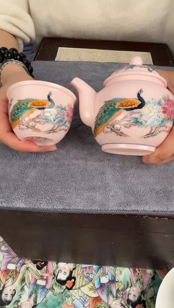 摆件瓷景德镇瓷器孔雀壶