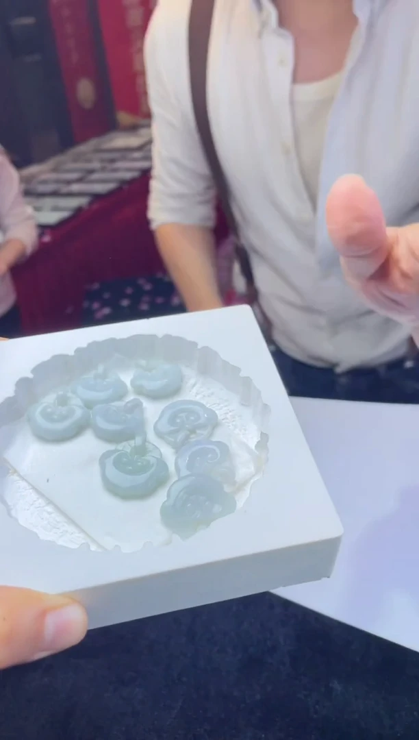 【闪购商品】翡翠颈饰未镶嵌如意锁-多样性发货发一件