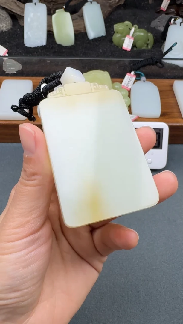 颈饰未镶嵌和田玉笑**湖2