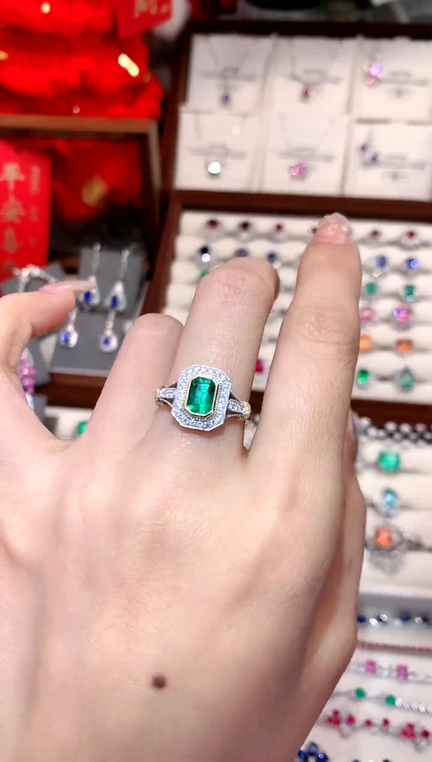 【闪购商品】祖母绿戒指18K金镶嵌1ct/天然宝石/七天无理由