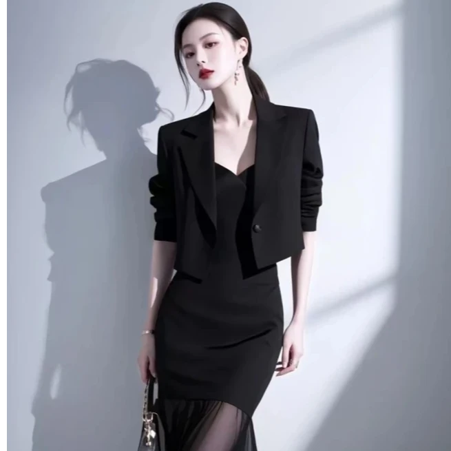 2025显瘦上衣新款法式气质高级感独特漂亮黑色西装外套连衣裙套装
