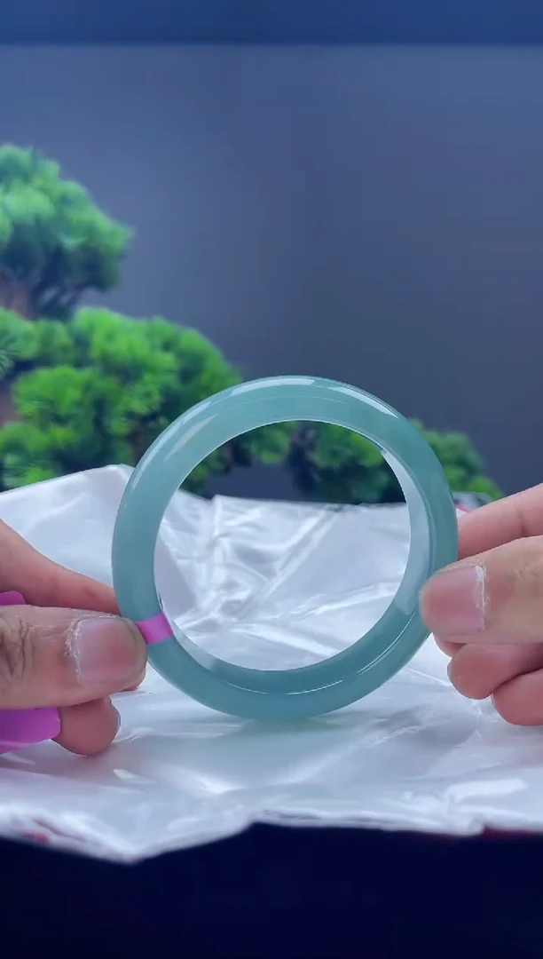 翡翠手镯未镶嵌手镯1