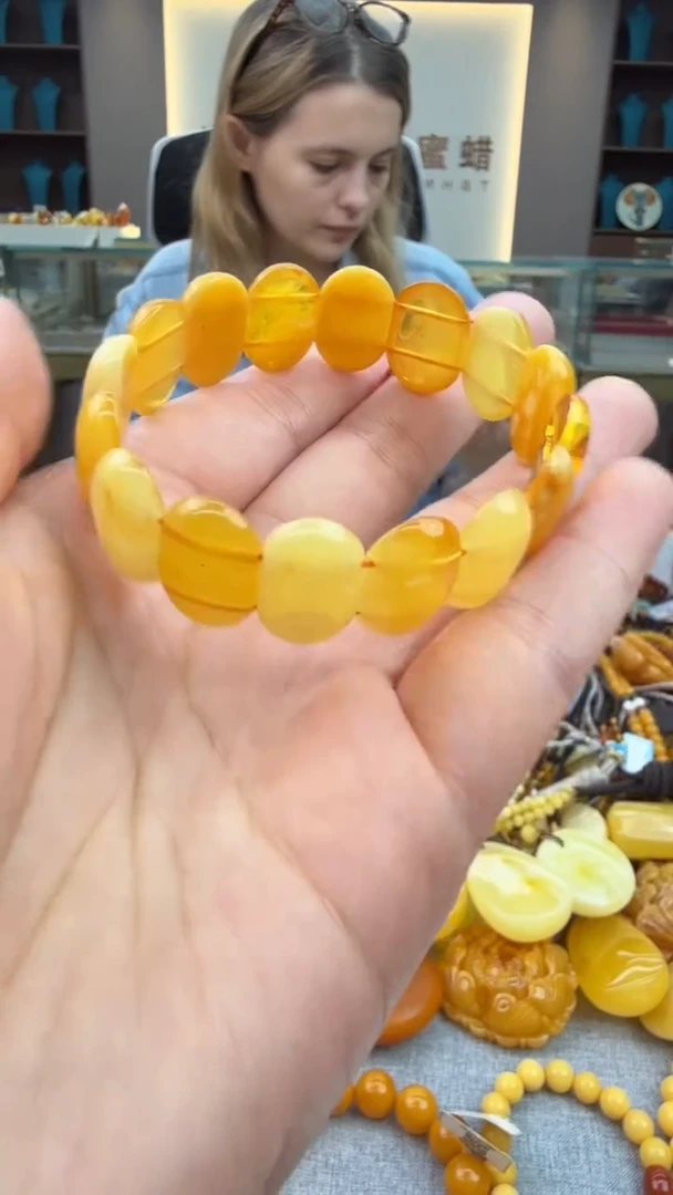 手链琥珀未镶嵌31秒拍号 假一罚三