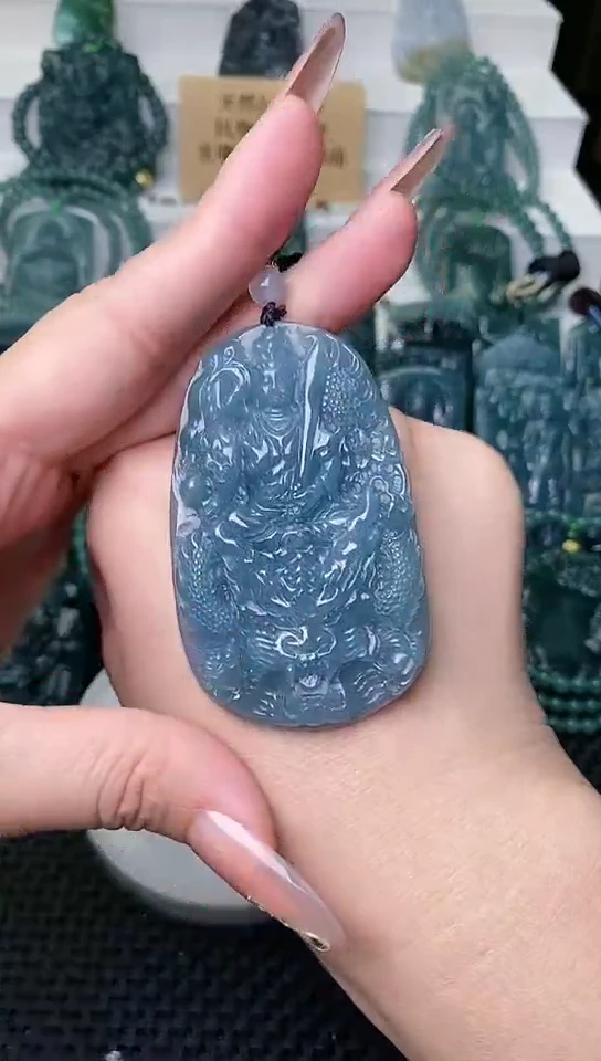 颈饰未镶嵌翡翠 1