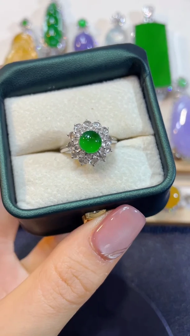 颈饰18K金镶嵌翡翠团购14