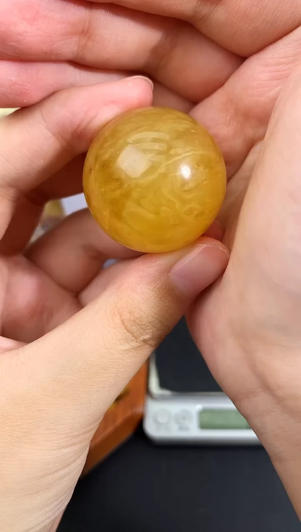 蜜蜡未镶嵌珠宝奇石96