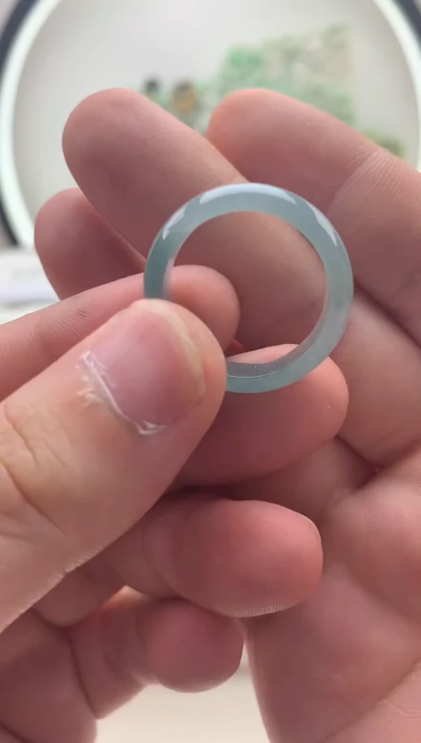 颈饰未镶嵌翡翠戒圈