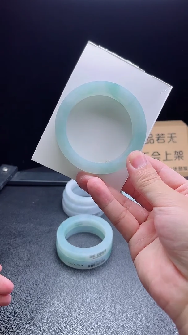 未镶嵌手镯定制翡翠E***、定制