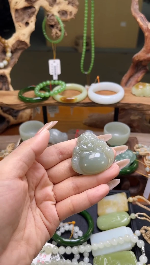 吊坠(不含链)未镶嵌和田玉且末青白 佛公 9014829