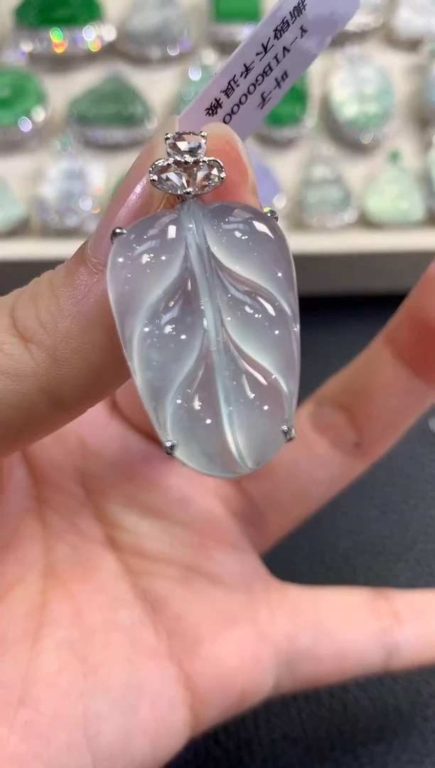 翡翠18K金镶嵌吊坠(不含链)春日珠宝 B159