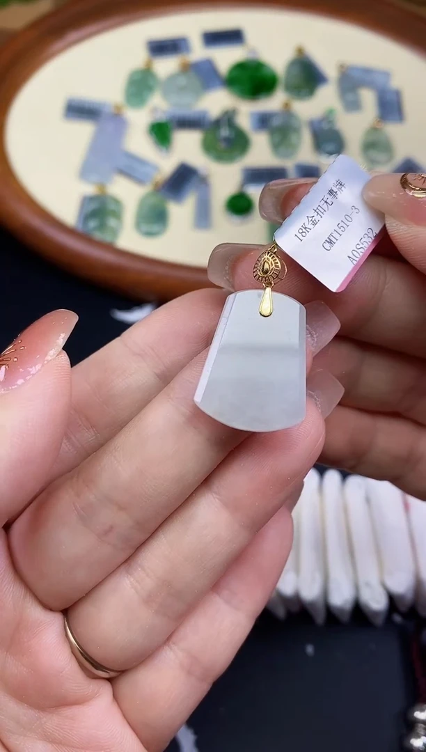 吊坠(不含链)18K金镶嵌翡翠无事牌18K金扣镶嵌@@CMT1510-3