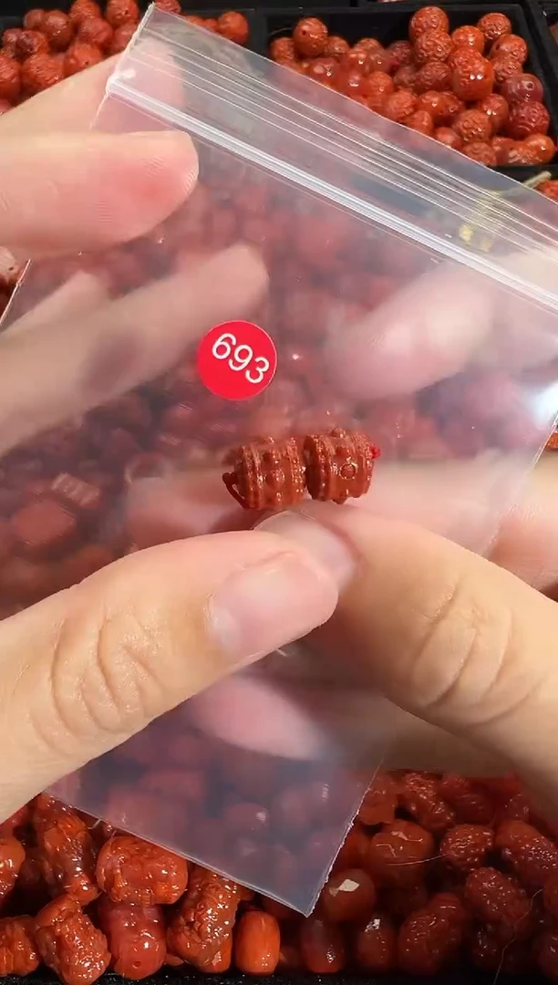 颈饰未镶嵌南红玛瑙1