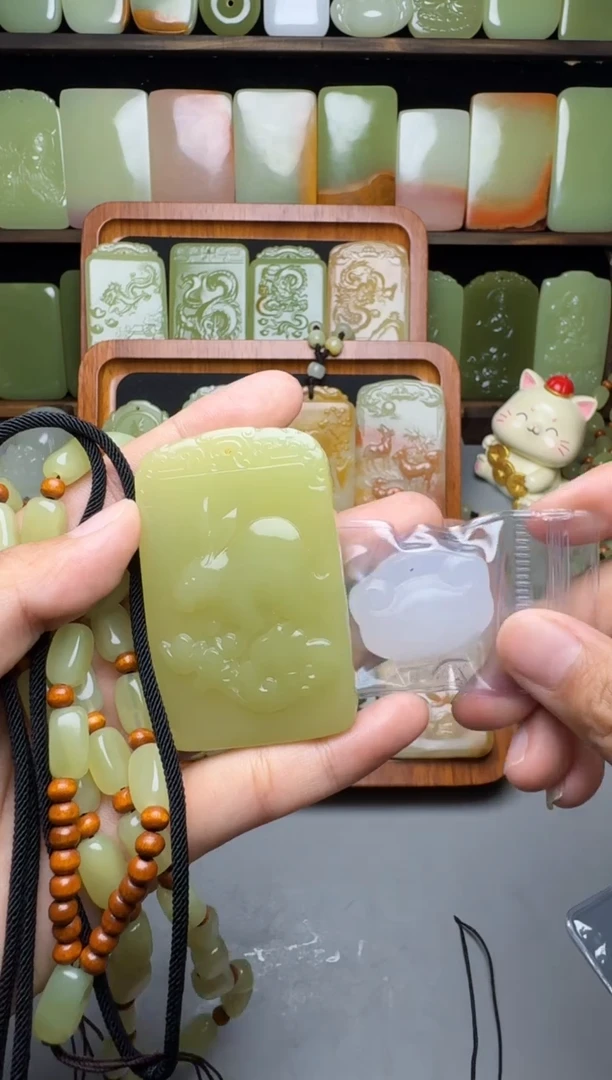 幸**伴新疆昆仑山料女款生肖兔