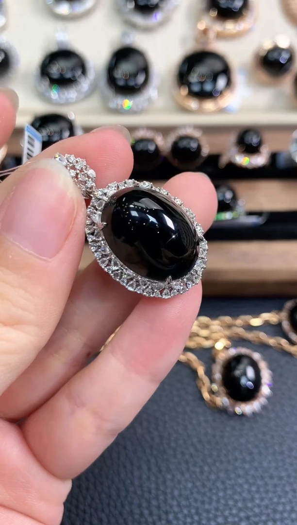 翡翠18K金镶嵌吊坠(不含链)春日珠宝 D42