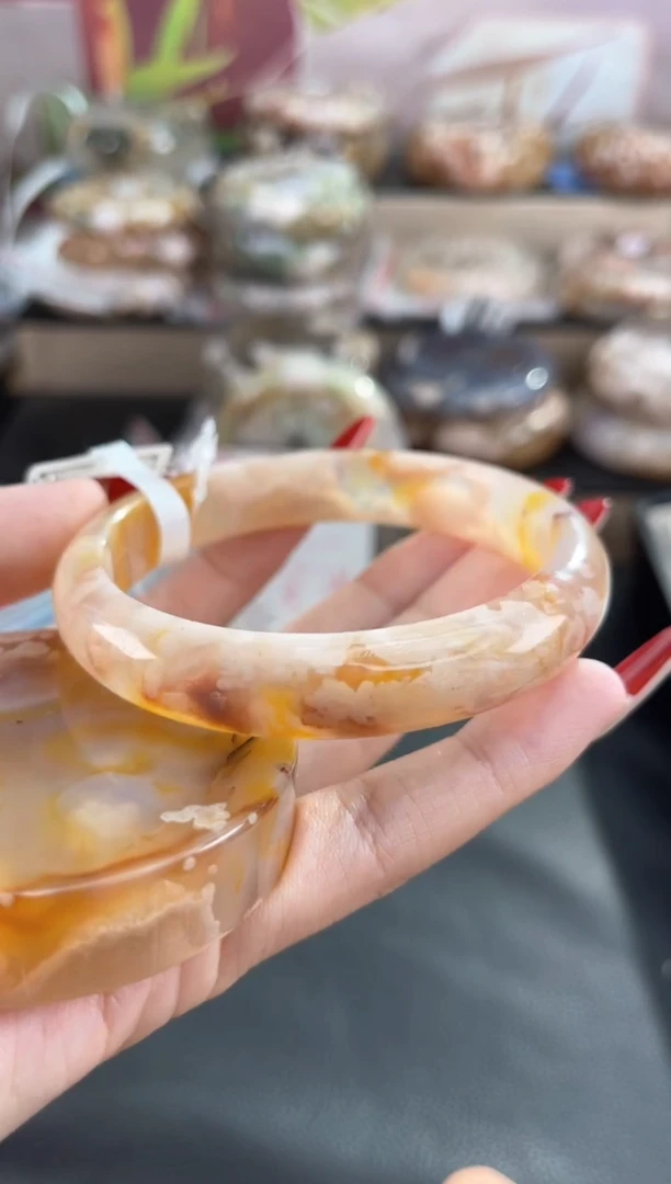 未镶嵌手镯石英质玉61