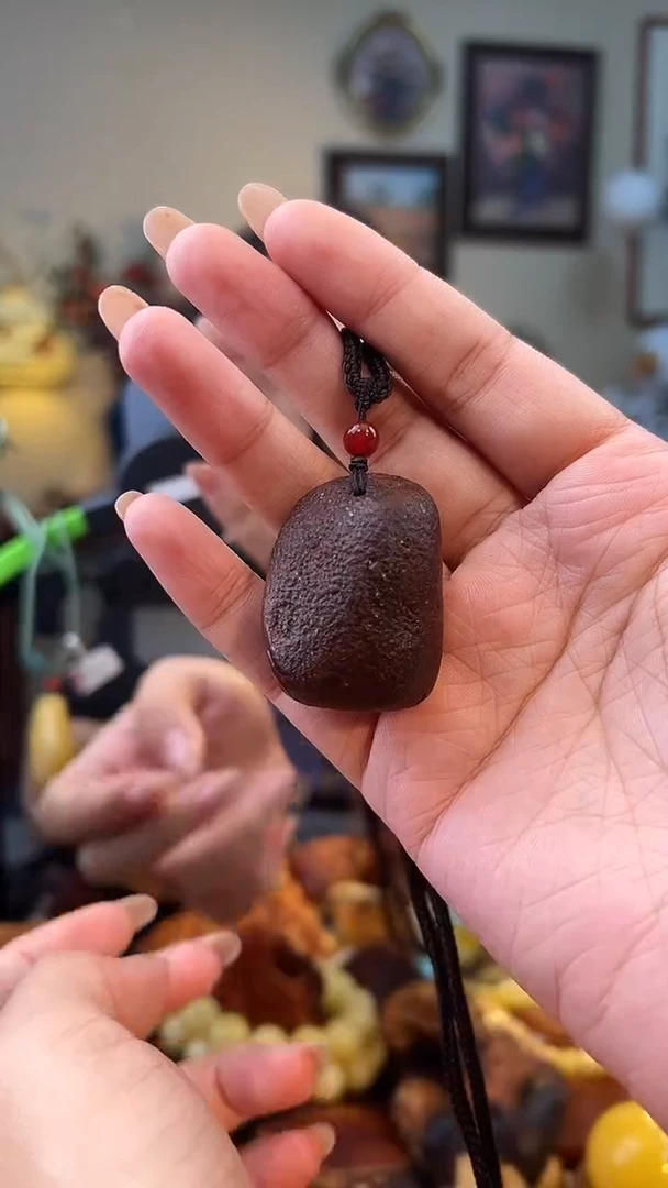 琥珀颈饰未镶嵌吊坠