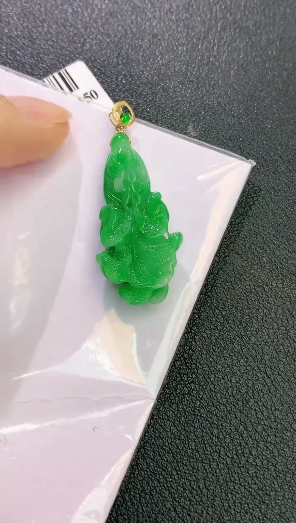 颈饰18K金镶嵌翡翠赠礼盒证书 珍珍