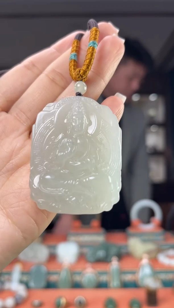 颈饰未镶嵌和田玉佩佩