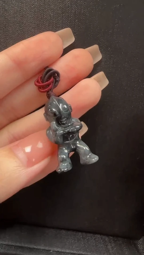 翡翠挂件未镶嵌010怪兽一个