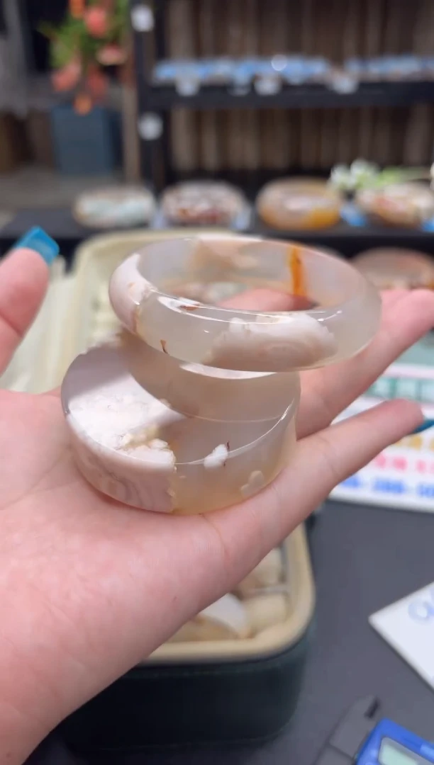 未镶嵌手镯石英质玉63(59圈赠送镯心)