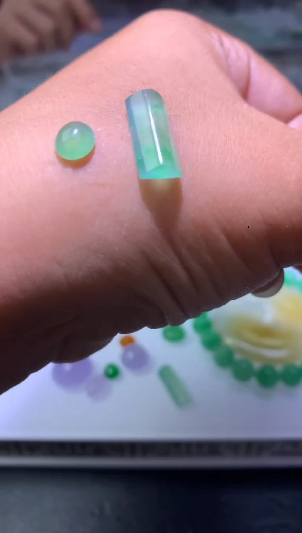 未镶嵌定制翡翠w***6毛货