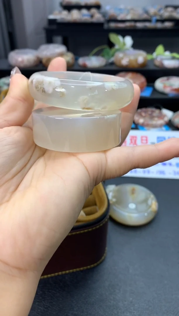 未镶嵌手镯石英质玉56圈口  赠送镯心