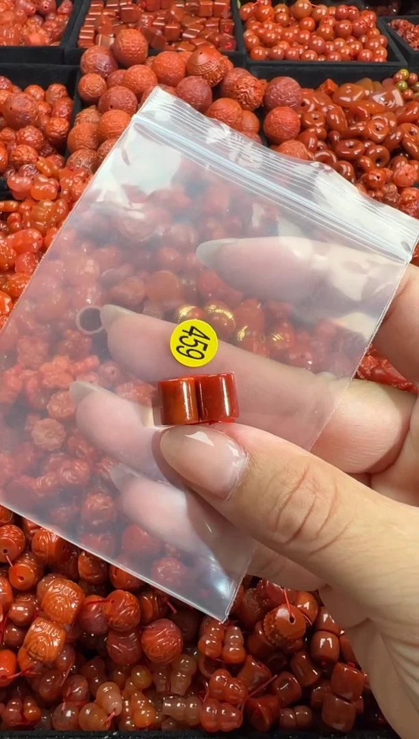 南红玛瑙未镶嵌颈饰1