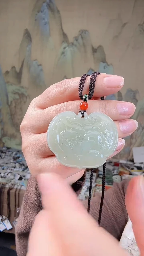 颈饰未镶嵌和田玉.