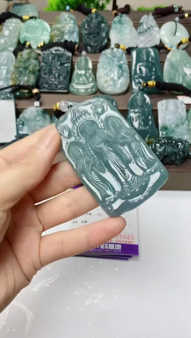 翡翠未镶嵌颈饰