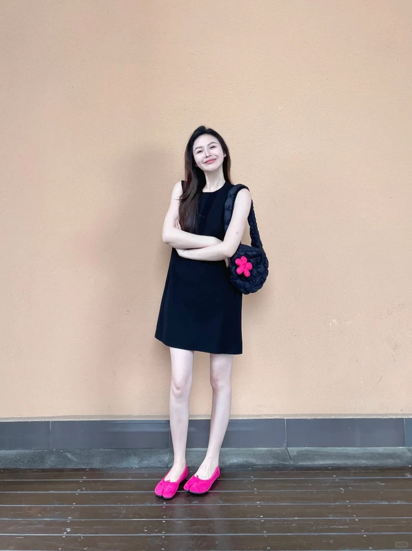 法式黑色无袖连衣裙子女2025新款夏季小众设计气质小黑裙背心短裙