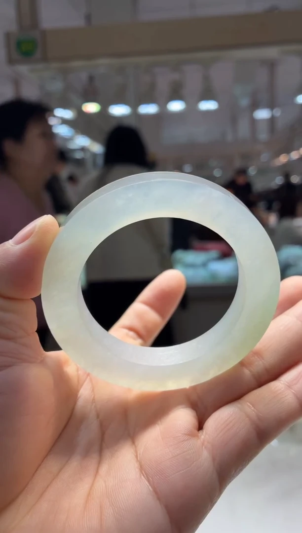 未镶嵌手镯定制翡翠定金一万参考价大万