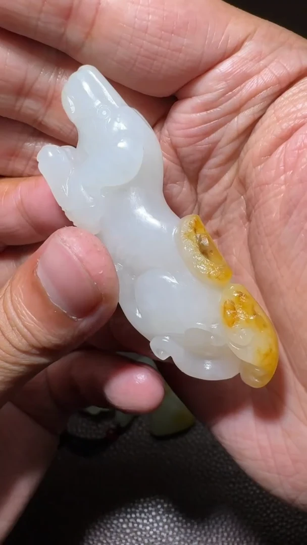 未镶嵌和田玉挂件和田玉