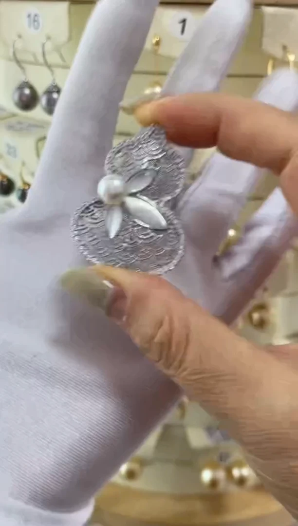 合金胸针淡水珍珠1