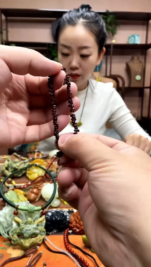 未镶嵌手串石榴石多样性发货发其中之一