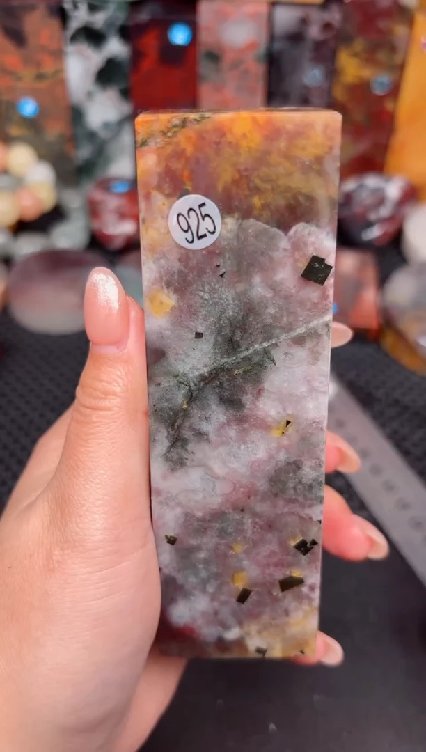 玉桂林鸡血创意摆件装饰 编号：925