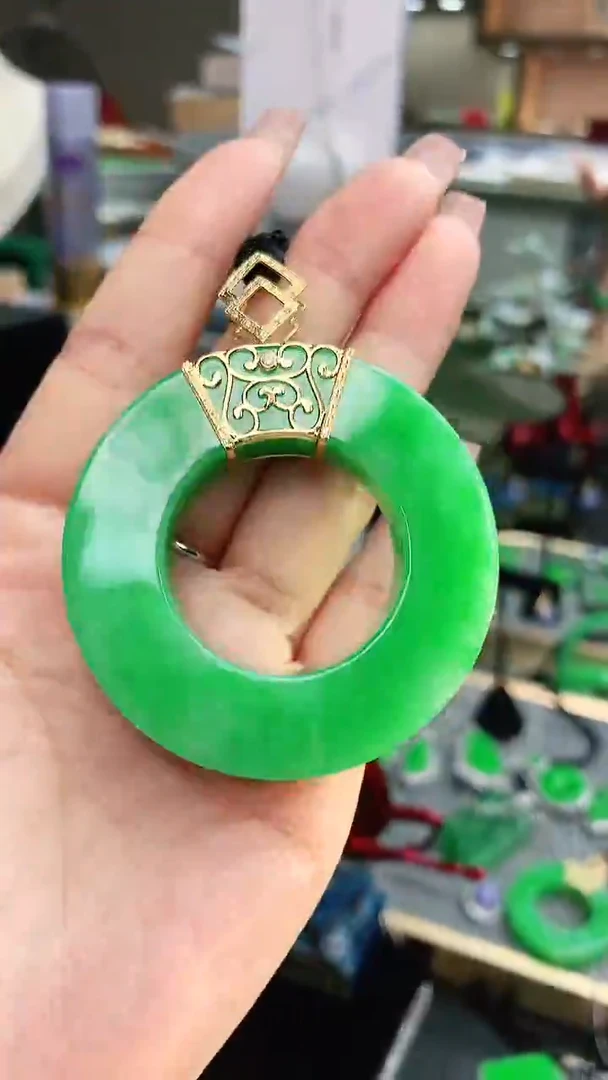 颈饰18K金镶嵌翡翠喜****西赠礼盒证书