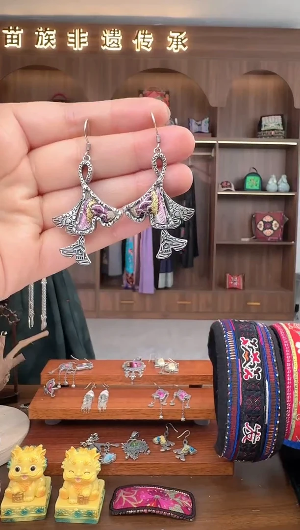 【闪购商品】织绣扶光苗绣传承72